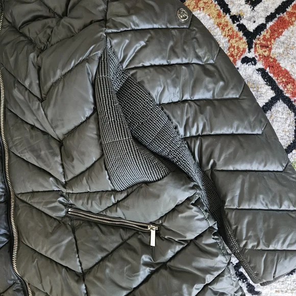 Michael Kors Olive Puffer Jacket with Faux Fur Hood Sz 3X - Picture 2 of 7